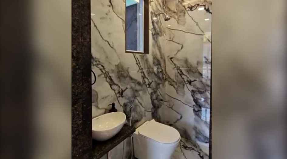 Green-Square-Gallery-Master-Bathroom